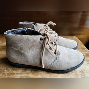 Ollio tan ankle boots with plaid inner lining